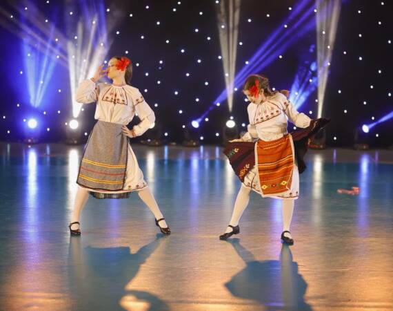 Народни танци